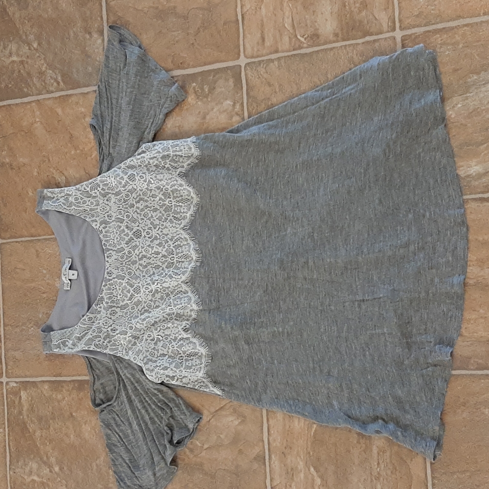 Mom Moa Cold Shoulder Top